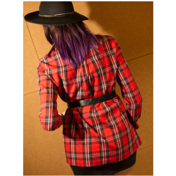 Camisa larga, tipo vestido, tartan y terciopelo. Estilo pin-up, alternative, country.