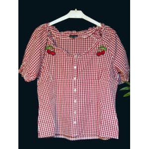 Blusa/camisa cuadros vichy con cerezas bordadas.