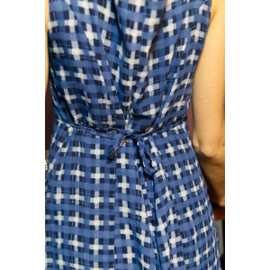 Vestido estampado, azul, blanco y negro. Estilo vintage, rockabilly.