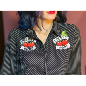 Camisa upcycled negra a rayas, oversize, media manga, bordada, custom, cherry bomb, pin-up