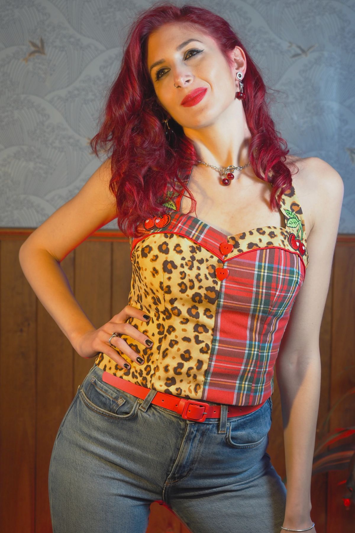 Top de tirantes Rockabilly con corset, bordado “Sour Innocence"