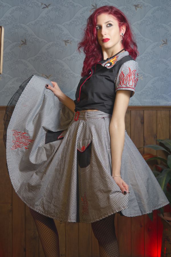 Falda de rueda acampanada Rockabilly "No Fuego no Party"