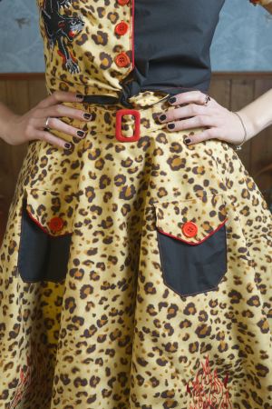 Falda de leopardo de rueda y acampanada Pin-up "Hang On Leopard"