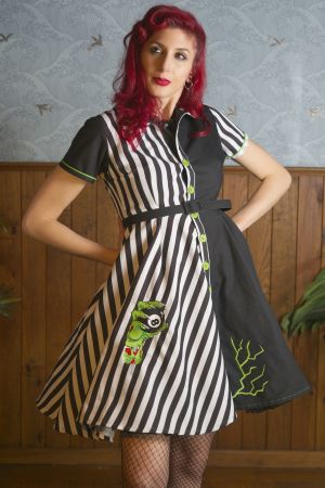 Vestido camisero PsychoBilly bordado Zombie "Half Alive"