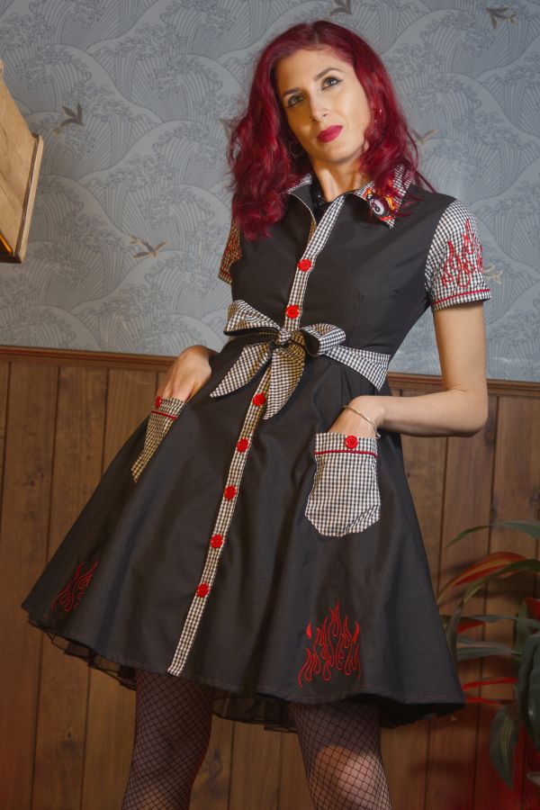 Vestido camisero Rockabilly bordado con lazo "Fire in the ball"