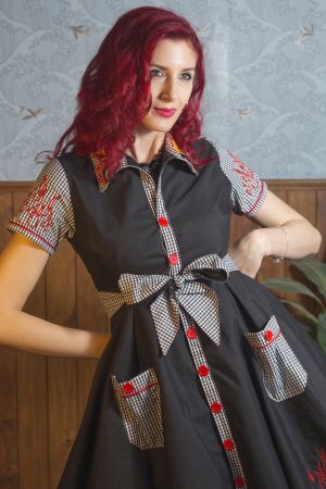 Vestido camisero Rockabilly bordado con lazo "Fire in the ball"