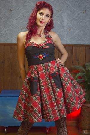 Vestido halter Rockabilly negro y tartán bordado "Wild Heart Swallow"