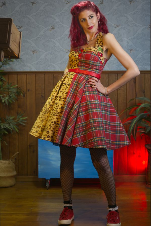 Vestido halter Rockabilly leopardo bordado "Picante Cherry"