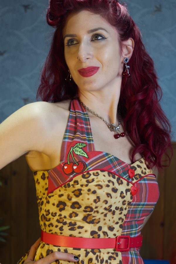 Vestido halter Rockabilly leopardo bordado "Picante Cherry"