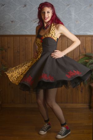Vestido halter Rockabilly leopardo y negro ""Feline & Fuel"